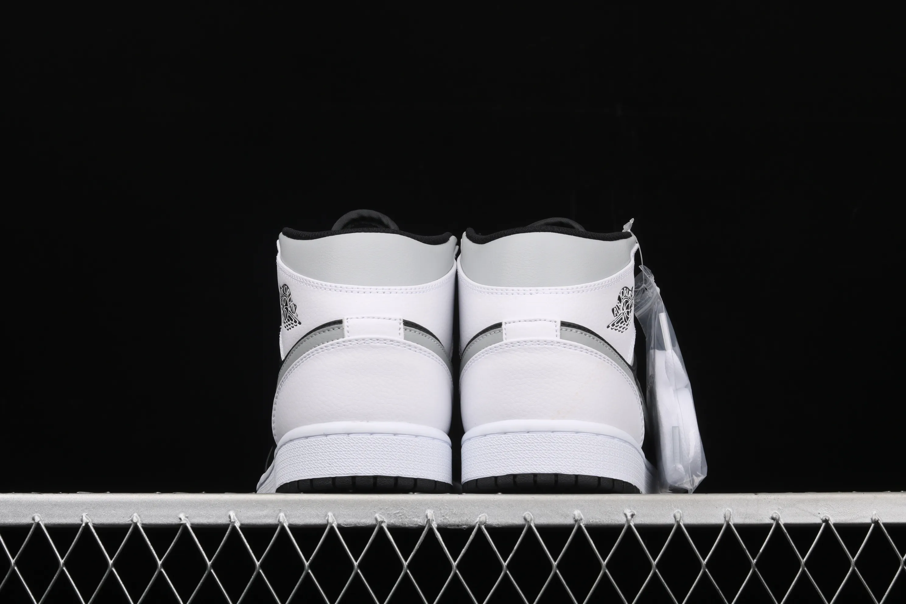 All categories Air Jordan Jordan series basketball shoes Air Jordan 1 Mid Air Jordan 1 Mid AJ1 Joe 1 gray shadow mid-top versatile casual sports shoes 554724-073
